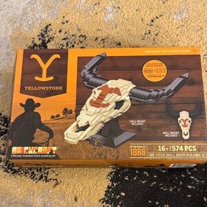 NEW Yellowstone Skull Brick craft Building Set Rustic Ranch Cow skull display